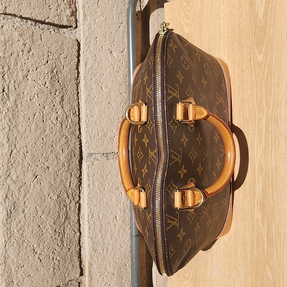 Authentic Louis Vuitton Alma PM Monogram Bag - Picture 8 of 16